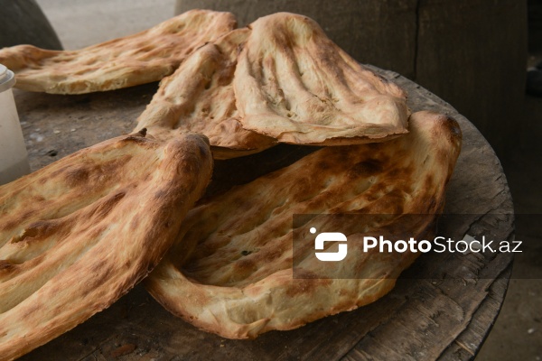 Ənənəvi dadların ünvanı olan yolüstü təndirxanalar