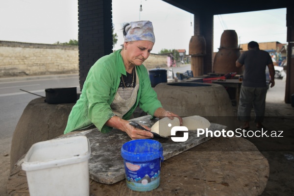 Ənənəvi dadların ünvanı olan yolüstü təndirxanalar