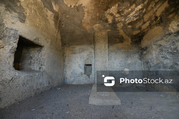 Novxanıda yerləşən Axund Əbil sərdabəsi