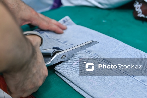 Zəhmət və incəlik tələb edən dərzilik peşəsi