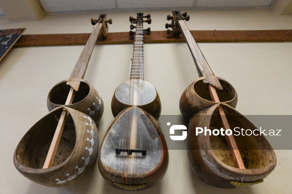 Özünəməxsus üslubu ilə seçilən tar ustası Fəxrəddin Cəfərov