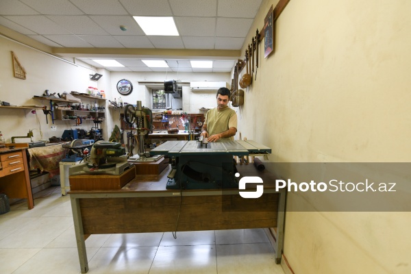 Özünəməxsus üslubu ilə seçilən tar ustası Fəxrəddin Cəfərov