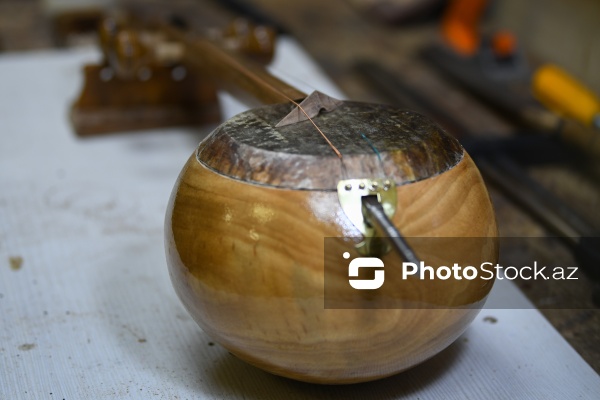 Özünəməxsus üslubu ilə seçilən tar ustası Fəxrəddin Cəfərov