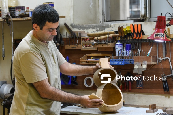 Özünəməxsus üslubu ilə seçilən tar ustası Fəxrəddin Cəfərov