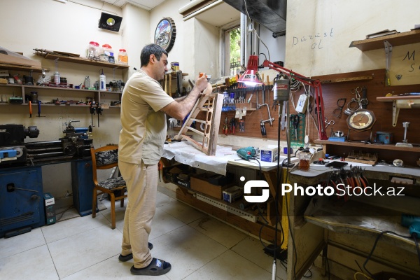 Özünəməxsus üslubu ilə seçilən tar ustası Fəxrəddin Cəfərov