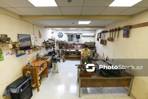 Özünəməxsus üslubu ilə seçilən tar ustası Fəxrəddin Cəfərov