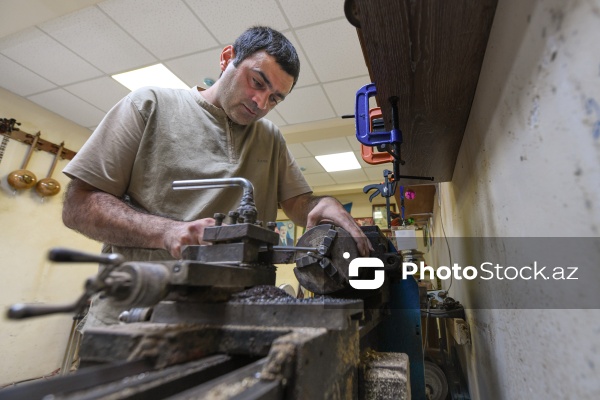 Özünəməxsus üslubu ilə seçilən tar ustası Fəxrəddin Cəfərov