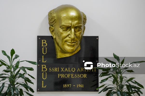 Özünəməxsus üslubu ilə seçilən tar ustası Fəxrəddin Cəfərov