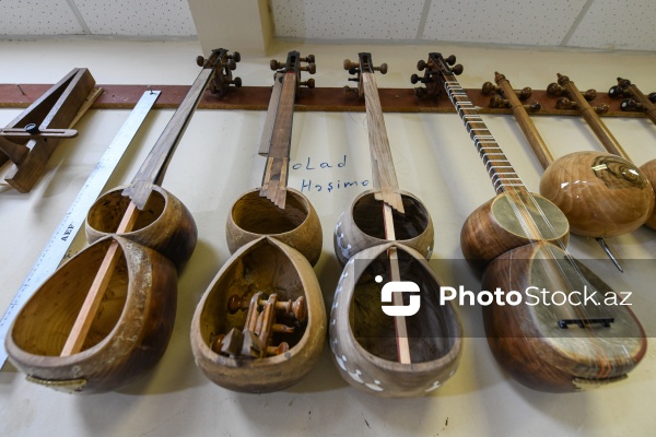 Özünəməxsus üslubu ilə seçilən tar ustası Fəxrəddin Cəfərov