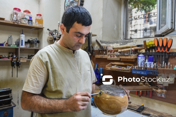 Özünəməxsus üslubu ilə seçilən tar ustası Fəxrəddin Cəfərov