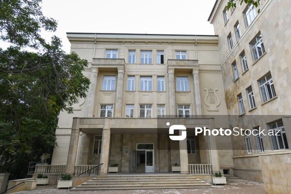 Özünəməxsus üslubu ilə seçilən tar ustası Fəxrəddin Cəfərov