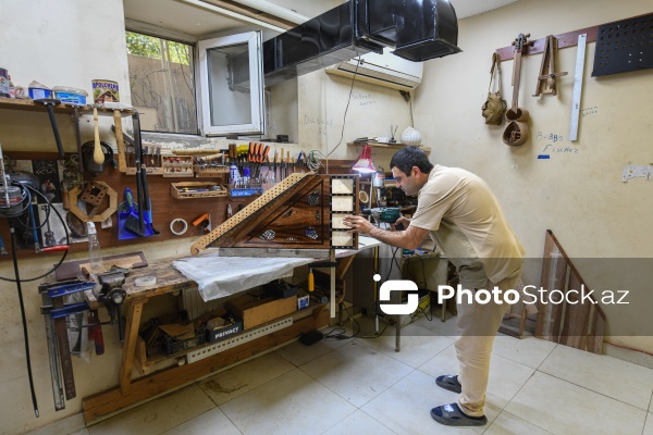 Özünəməxsus üslubu ilə seçilən tar ustası Fəxrəddin Cəfərov