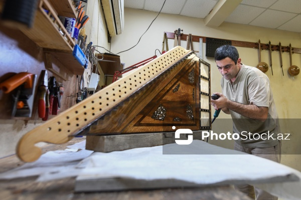 Özünəməxsus üslubu ilə seçilən tar ustası Fəxrəddin Cəfərov