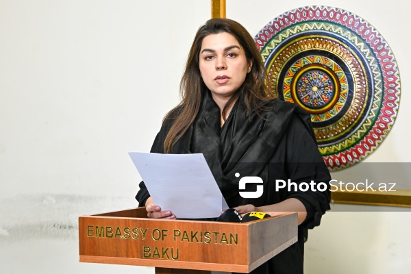 Sara İjaz - Pakistan səfirliyində keçirilən "Kəşmirin Qara Günü" tədbirində