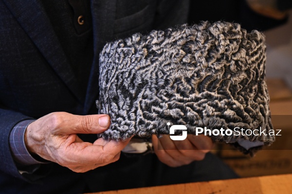 Papaqçılıq sənətini ailə ənənəsinə çevirən Sadu Xalayev