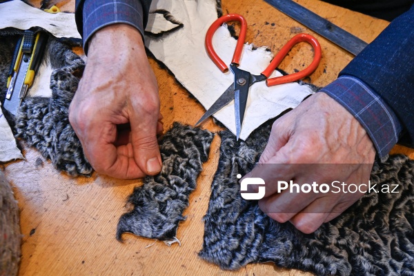 Papaqçılıq sənətini ailə ənənəsinə çevirən Sadu Xalayev