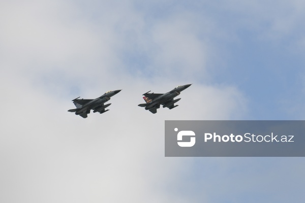 "F-16" qırıcı təyyarəsi