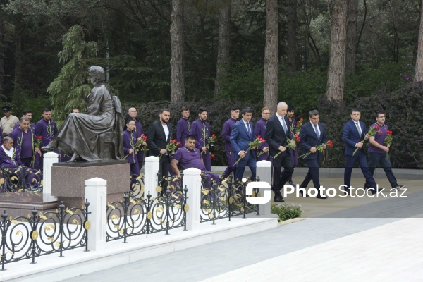 Paralimpiyaçılarımız Fəxri xiyabanı və Şəhidlər xiyabanını ziyarət ediblər