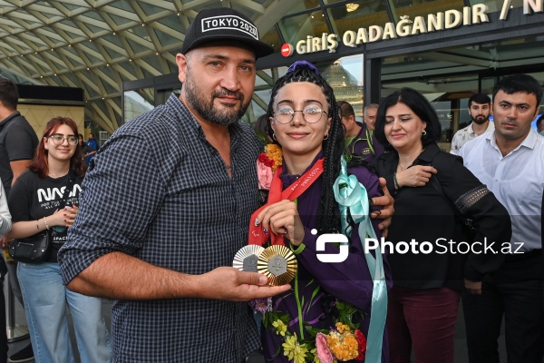 Paris Yay Paralimpiya Oyunlarında medal qazanmış Azərbaycan idmançıları Vətənə dönüblər