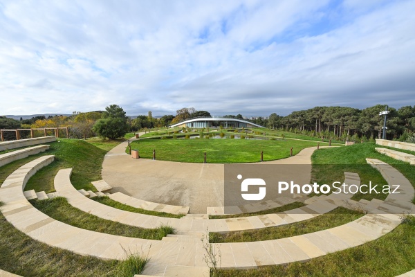 Payızın rənglərinə bürünən Mərkəzi Nəbatat Bağı