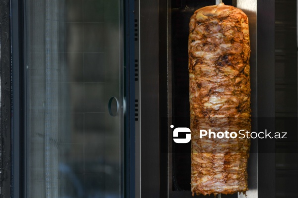 Paytaxt Bakıda fəaliyyət göstərən dönərxanalar