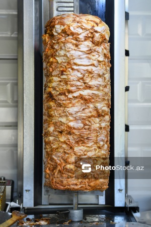 Paytaxt Bakıda fəaliyyət göstərən dönərxanalar