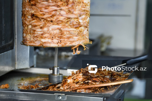 Paytaxt Bakıda fəaliyyət göstərən dönərxanalar