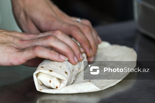 Paytaxt Bakıda fəaliyyət göstərən dönərxanalar