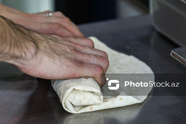 Paytaxt Bakıda fəaliyyət göstərən dönərxanalar