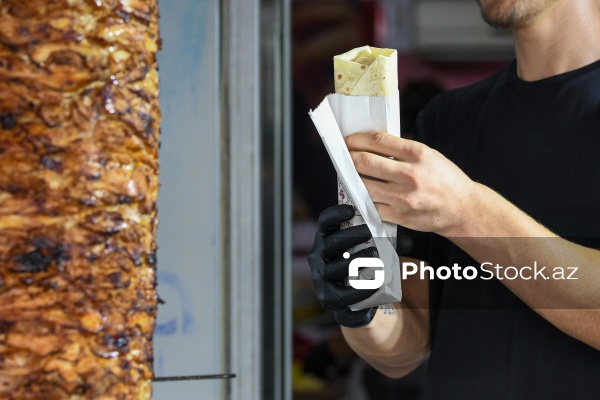 Paytaxt Bakıda fəaliyyət göstərən dönərxanalar