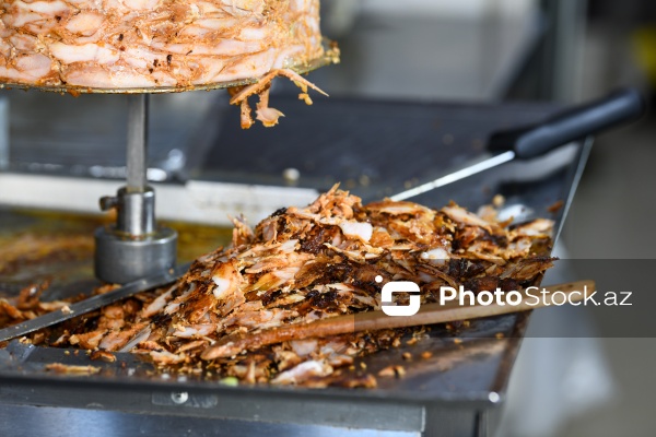 Paytaxt Bakıda fəaliyyət göstərən dönərxanalar