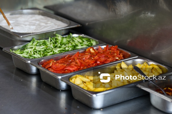 Paytaxt Bakıda fəaliyyət göstərən dönərxanalar