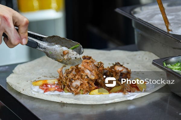 Paytaxt Bakıda fəaliyyət göstərən dönərxanalar