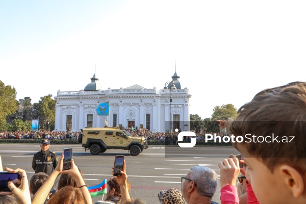 Paytaxt sakinləri Zəfər Gününün beşinci ildönümünü qeyd edir