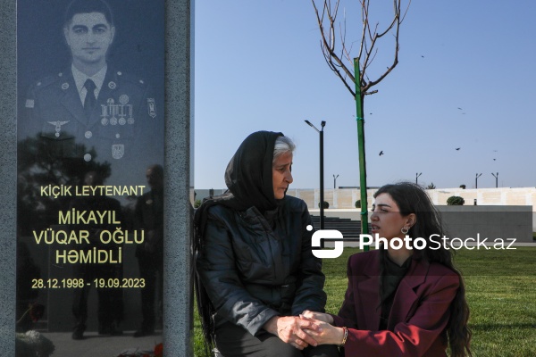 Paytaxt sakinləri Zəfər Gününün beşinci ildönümünü qeyd edir