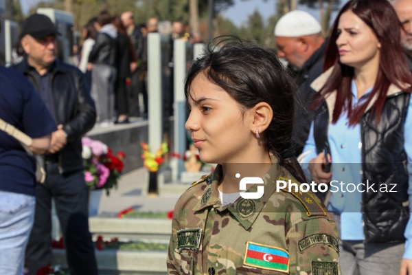 Paytaxt sakinləri Zəfər Gününün beşinci ildönümünü qeyd edir