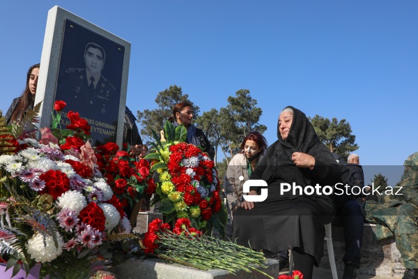 Paytaxt sakinləri Zəfər Gününün beşinci ildönümünü qeyd edir