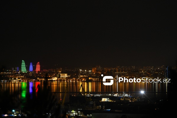 Paytaxt Bakının gecə mənzərəsi