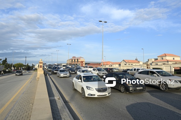 Paytaxt Bakının müxtəlif ərazilərində yerləşən körpülər