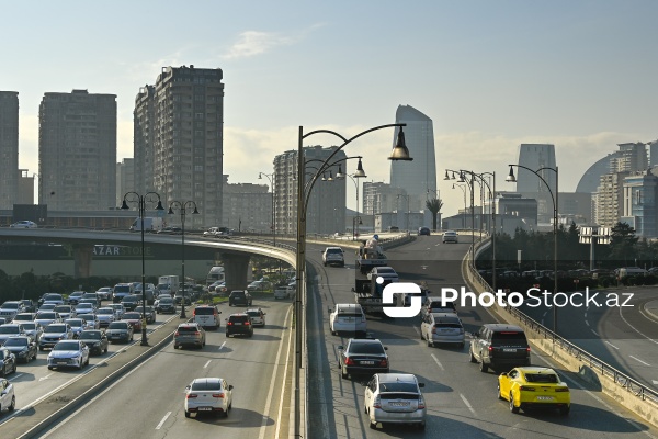 Paytaxt Bakının müxtəlif ərazilərində yerləşən körpülər