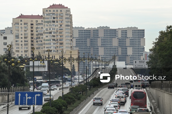 Paytaxt Bakının müxtəlif ərazilərində yerləşən körpülər