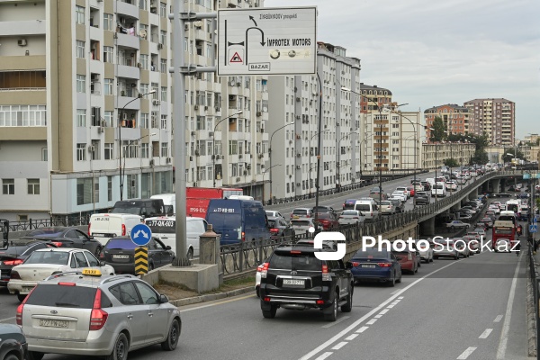 Paytaxt Bakının müxtəlif ərazilərində yerləşən körpülər