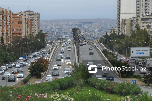 Paytaxt Bakının müxtəlif ərazilərində yerləşən körpülər