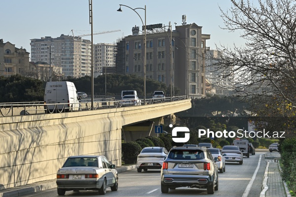 Paytaxt Bakının müxtəlif ərazilərində yerləşən körpülər