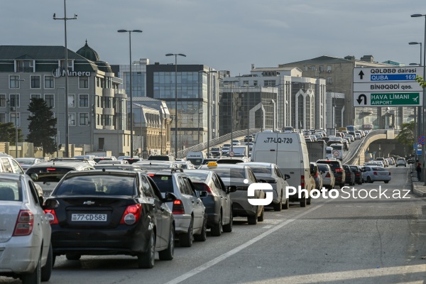 Paytaxt Bakının müxtəlif ərazilərində yerləşən körpülər