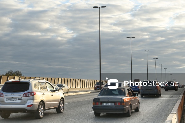 Paytaxt Bakının müxtəlif ərazilərində yerləşən körpülər