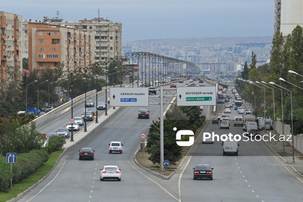 Paytaxt Bakının müxtəlif ərazilərində yerləşən körpülər