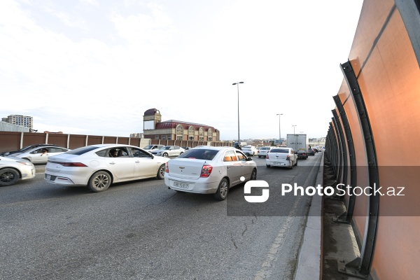 Paytaxt Bakının müxtəlif ərazilərində yerləşən körpülər