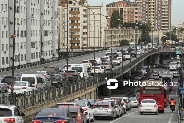 Paytaxt Bakının müxtəlif ərazilərində yerləşən körpülər