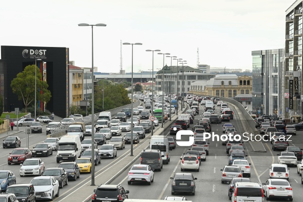 Paytaxt Bakının müxtəlif ərazilərində yerləşən körpülər